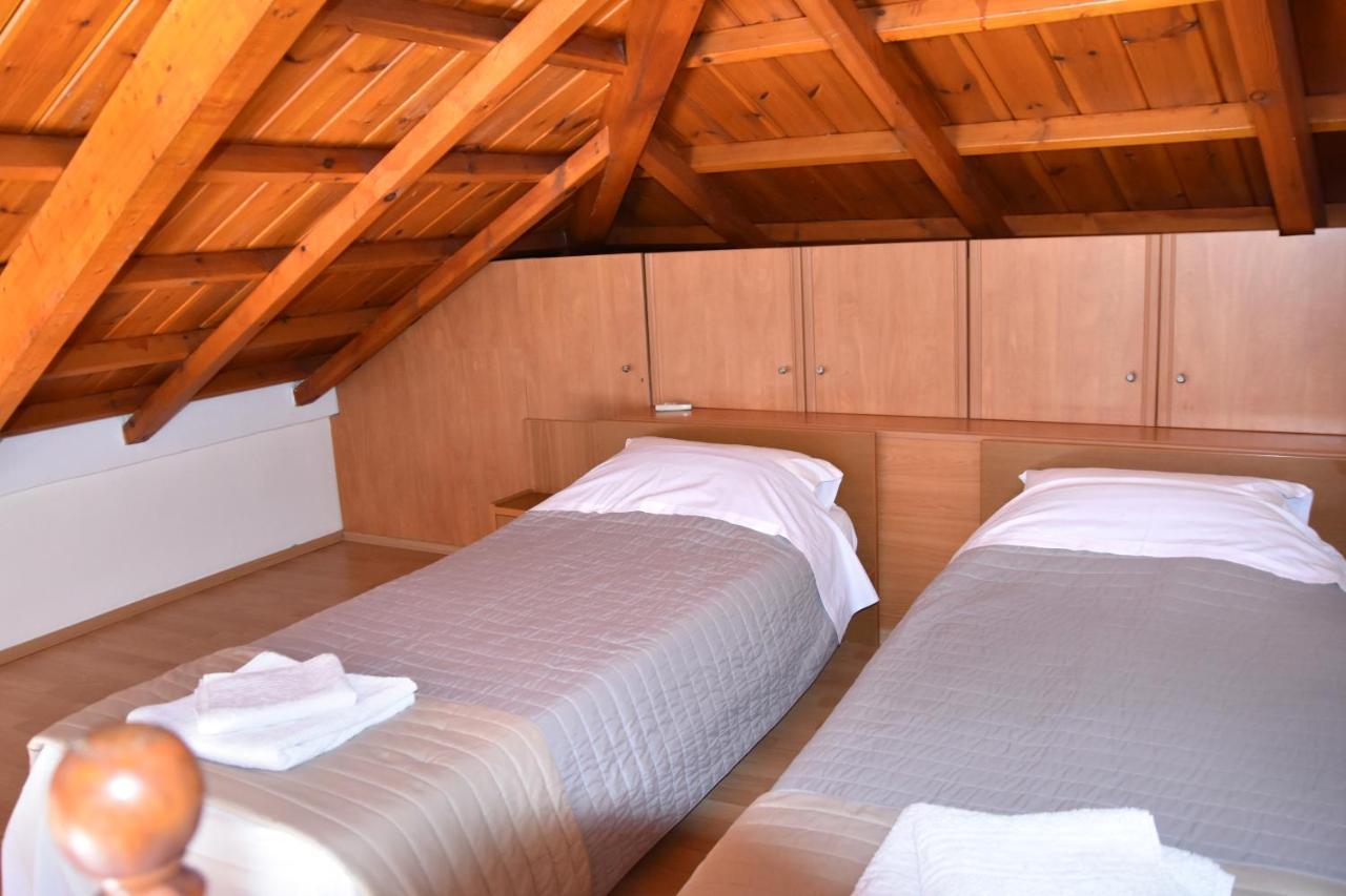 Irides Apartments Megalochori  Екстер'єр фото